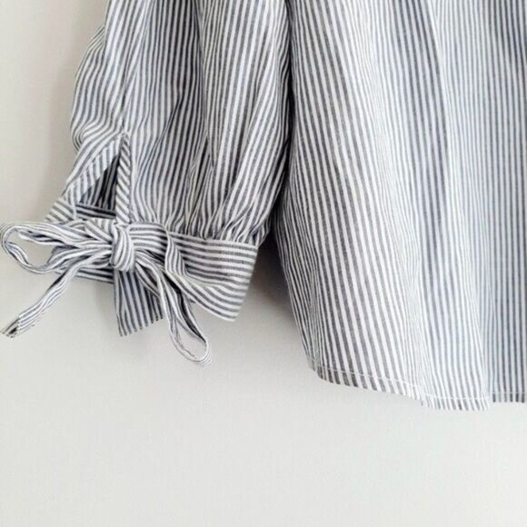 AMERICAN EAGLE Off Shoulder Smocked Blouse Pin Striped Top Sz M - Picture 5 of 14